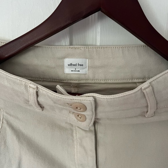 Aritzia Cargo Pant - Size 8 - Barely worn - Picture 2 of 4